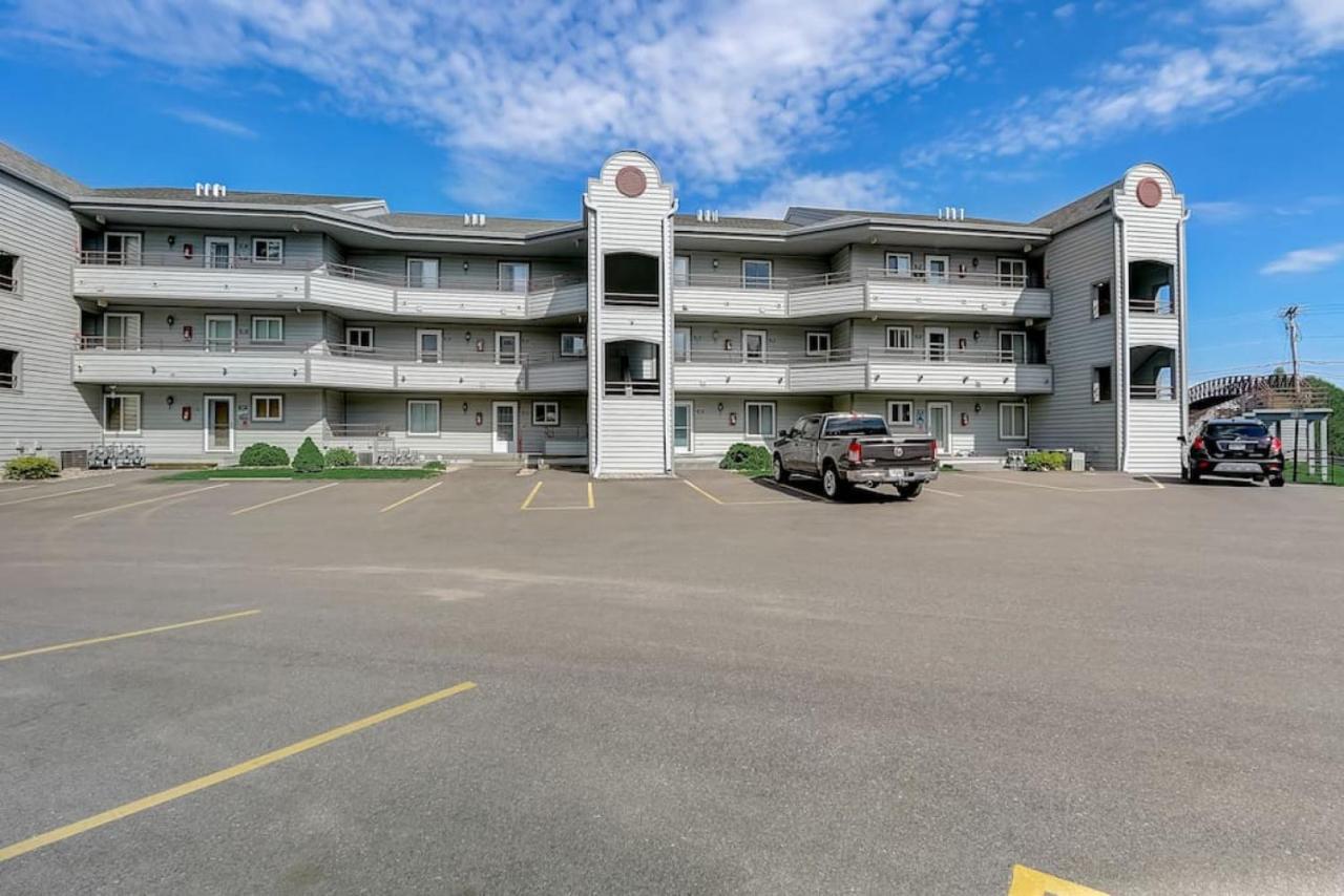 Brown Family Condo For Families Golf Trips And Girls Getaways Wisconsin Dells Exterior foto
