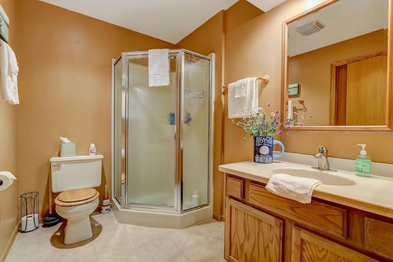 Brown Family Condo For Families Golf Trips And Girls Getaways Wisconsin Dells Exterior foto